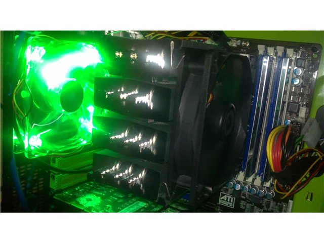 Mugen 3 und einer der vorinstallierten LED Lüfter